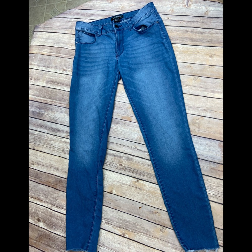 Generra Jeans Blue Skinny frey hem Womens SZ 7 EUC